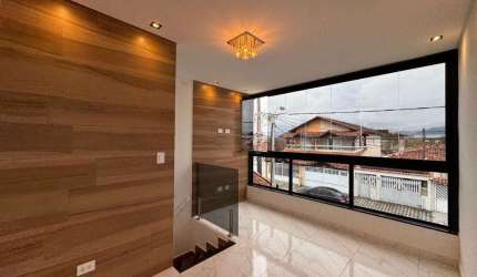 Linda casa em condomínio com 3 dormitórios