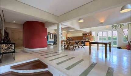Casa com 3 Quartos(3 Suítes) à Venda, 309 m² por R$ 1.990.00
