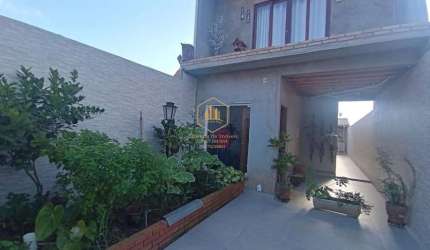 Casa com  2 Quartos(1 Suíte) à Venda, 180 m² por R$ 355.000