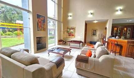 CASA A VENDA COM 5 DORMITÓRIOS , CONDOMINIO GRANJA VIANA