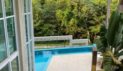 Luxuoso sobrado no Florais dos Lagos