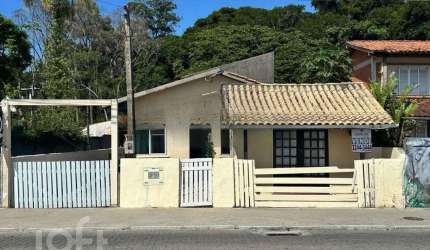 Casa com 3 quartos à venda na Avenida das Rendeiras, 1134, Dunas da Lagoa, Florianópolis, 250 m2 por R$ 850.000