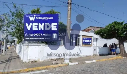 Casa comercial com 3 salas à venda no Centro, Pindamonhangaba  por R$ 1.200.000