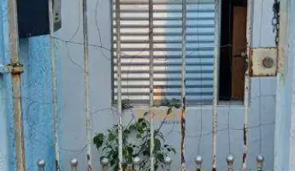 Casa com 2 salões comerciais