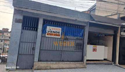 Casa com ponto comercial na frente e excelente  valor