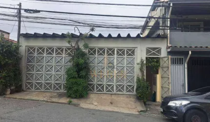 Imóvel com 2 casas, sendo cada 1 com 3 dormitórios