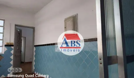 casa com duas lojas e uma edícula