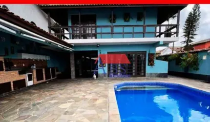 Sobrado com piscina  à venda com  339 m² por R$ 980.000 - Vila Ponte Nova - Cubatão/SP