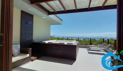 Casa Alto padrão 3 dormitórios, á venda na praia da Gamboa.