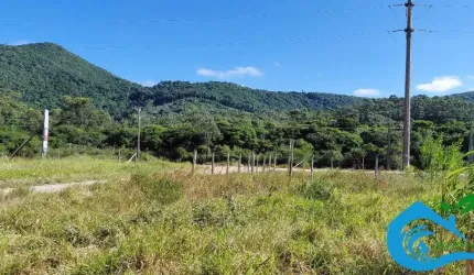 Lote á venda em Imbituba, bairro Village.