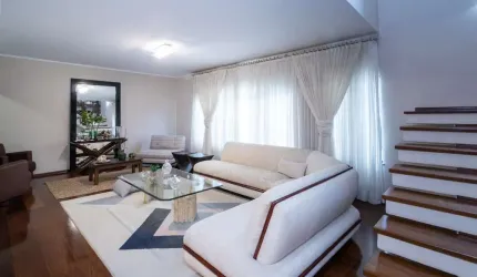 Casa tipo para venda com 4 quartos, sendo 4 suítes, 455m²