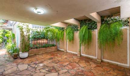 Sobrado para venda com 4 quartos, sendo 1 suíte, 250m²