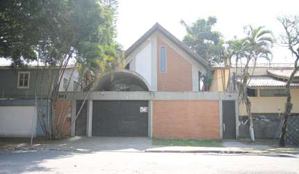 Sobrado para venda com 4 quartos, sendo 2 suítes, 390m²