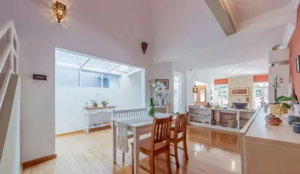 Casa tipo para venda com 3 quartos, sendo 3 suítes, 223m²