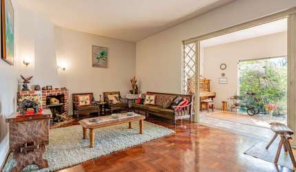 Casa tipo para venda com 4 quartos, sendo 2 suítes, 258m²