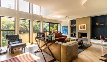 Duplex para venda com 3 quartos, sendo 3 suítes, 245m²