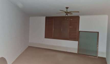 Casa tipo para venda com 4 quartos, sendo 4 suítes, 770m²