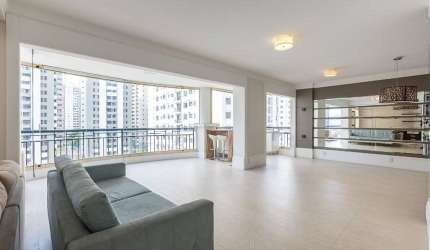 Apartamento tipo para venda com 3 quartos, sendo 3 suítes, 198m²