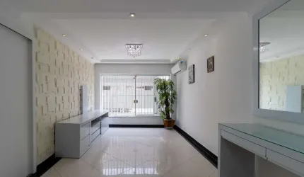 Sobrado para venda com 3 quartos, sendo 3 suítes, 271m²