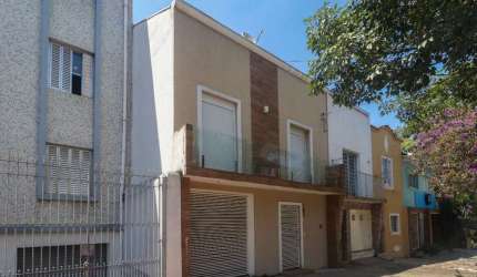 Sobrado para venda com 3 quartos, sendo 3 suítes, 180m²