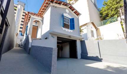 Casa tipo para venda com 5 quartos, 266m²