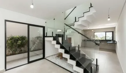 Sobrado para venda com 3 quartos, sendo 3 suítes, 229m²