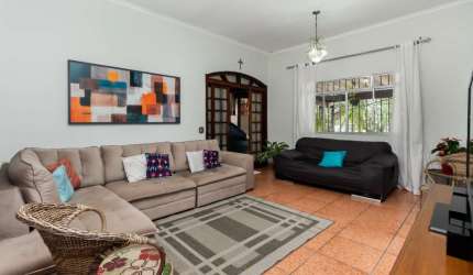 Casa tipo para venda com 3 quartos, sendo 1 suíte, 195m²