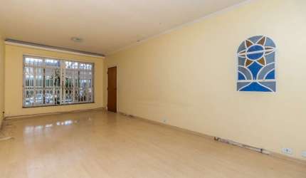 Casa tipo para venda com 4 quartos, sendo 1 suíte, 166m²