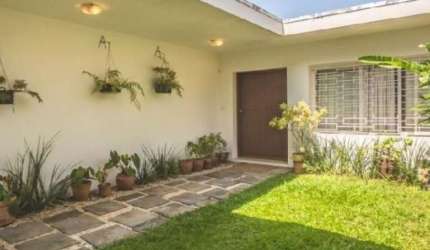 Casa tipo para venda com 4 quartos, sendo 2 suítes, 510m²
