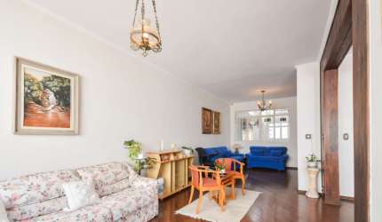 Casa tipo para venda com 5 quartos, sendo 3 suítes, 309m²
