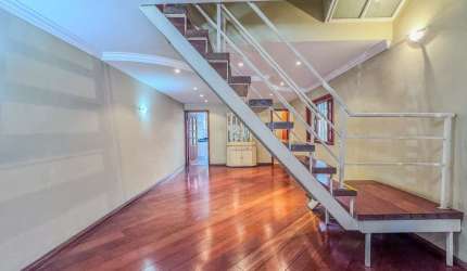 Casa tipo para venda com 3 quartos, sendo 1 suíte, 159m²