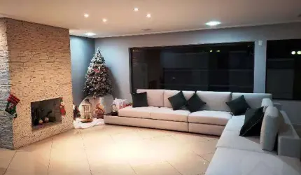 Linda casa com 5 dormitórios na Av. Doutor Martin Luther King, na Cidade São Francisco.