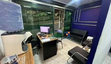 Casa com excelente localização, à venda no bairro Nações Unidas - Sabará/MG