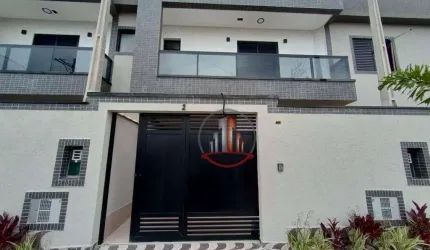 Sobrado com 2 dormitórios à venda, 79 m² por R$ 468.000,00 - Maracanã - Praia Grande/SP