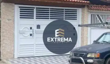 Casa com 3 dormtórios, hidro e piscina