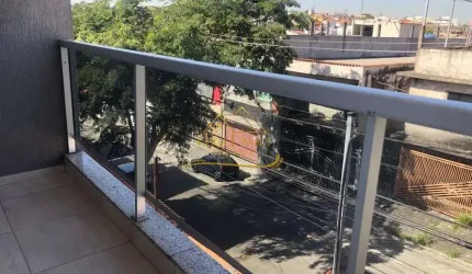 Sobrado com 3 dormitórios e 4 vagas de garagem