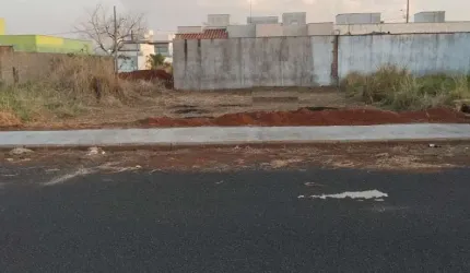 Terreno - Em rua, para Venda em Uberlândia/MG