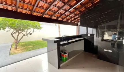 Casa - Padrão, para Venda em Uberlândia/MG