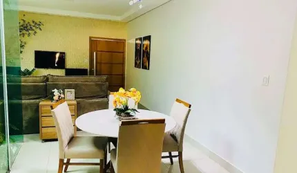 Casa - Padrão, para Venda em Uberlândia/MG