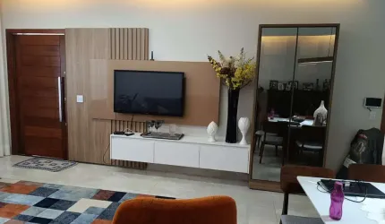Casa - Padrão, para Venda em Uberlândia/MG