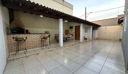 Casa - Padrão, para Venda em Uberlândia/MG