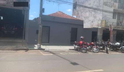 Comercial - Casa, para Venda em Uberlândia/MG