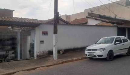 Casa com 2 dormitórios à venda, 97 m² por R$ 400.000,00 - Faisqueira - Pouso Alegre/MG
