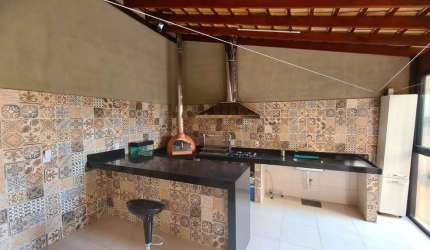Casa com 5 dormitórios à venda, 196 m² por R$ 890.000,00 - Colinas de Santa Bárbara - Pouso Alegre/MG