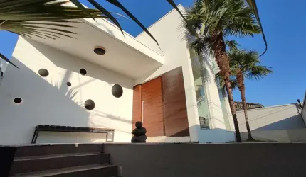 Casa com 3 dormitórios à venda, 300 m² por R$ 1.500.000,00 - Altavile - Pouso Alegre/MG