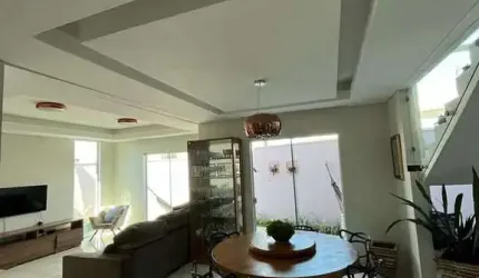Casa com 3 dormitórios à venda por R$ 750.000 - Parque Real - Pouso Alegre/MG