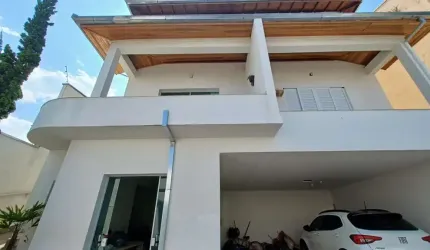 Casa com 4 dormitórios à venda, 300 m² por R$ 1.500.000,00 - Residencial Santa Rita - Pouso Alegre/MG