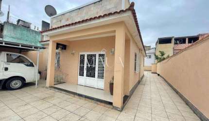 Casa à venda em Duque de Caxias, Itatiaia, com 3 quartos, com 175 m²