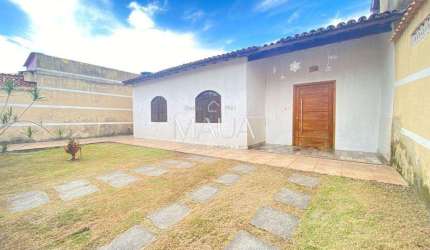Casa à venda em Duque de Caxias, Saracuruna, com 3 quartos, com 70 m², Rua Quintino Bocaiúva