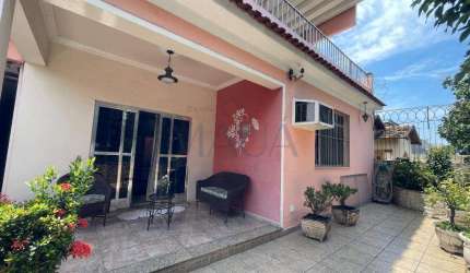 Casa à venda em Duque de Caxias, Jardim Vinte e Cinco de Agosto, com 3 quartos, com 200 m²